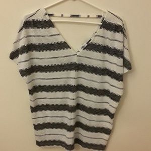 NWT. CUTE FASHION T-SHIRT